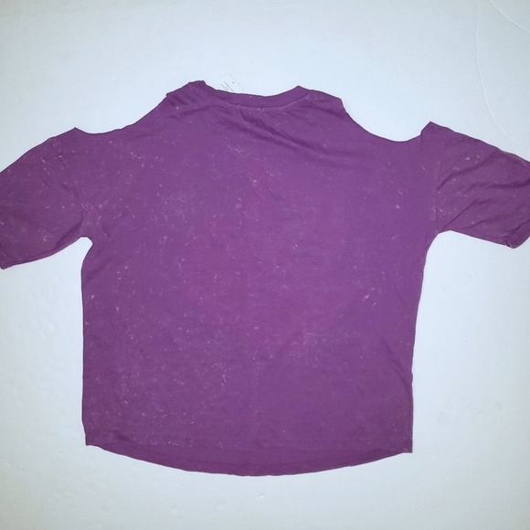 Hot Topic Plus 0 0X 1X Purple Checkered Roses Tattoo Top NWT Cold Shoulder - Picture 2 of 3